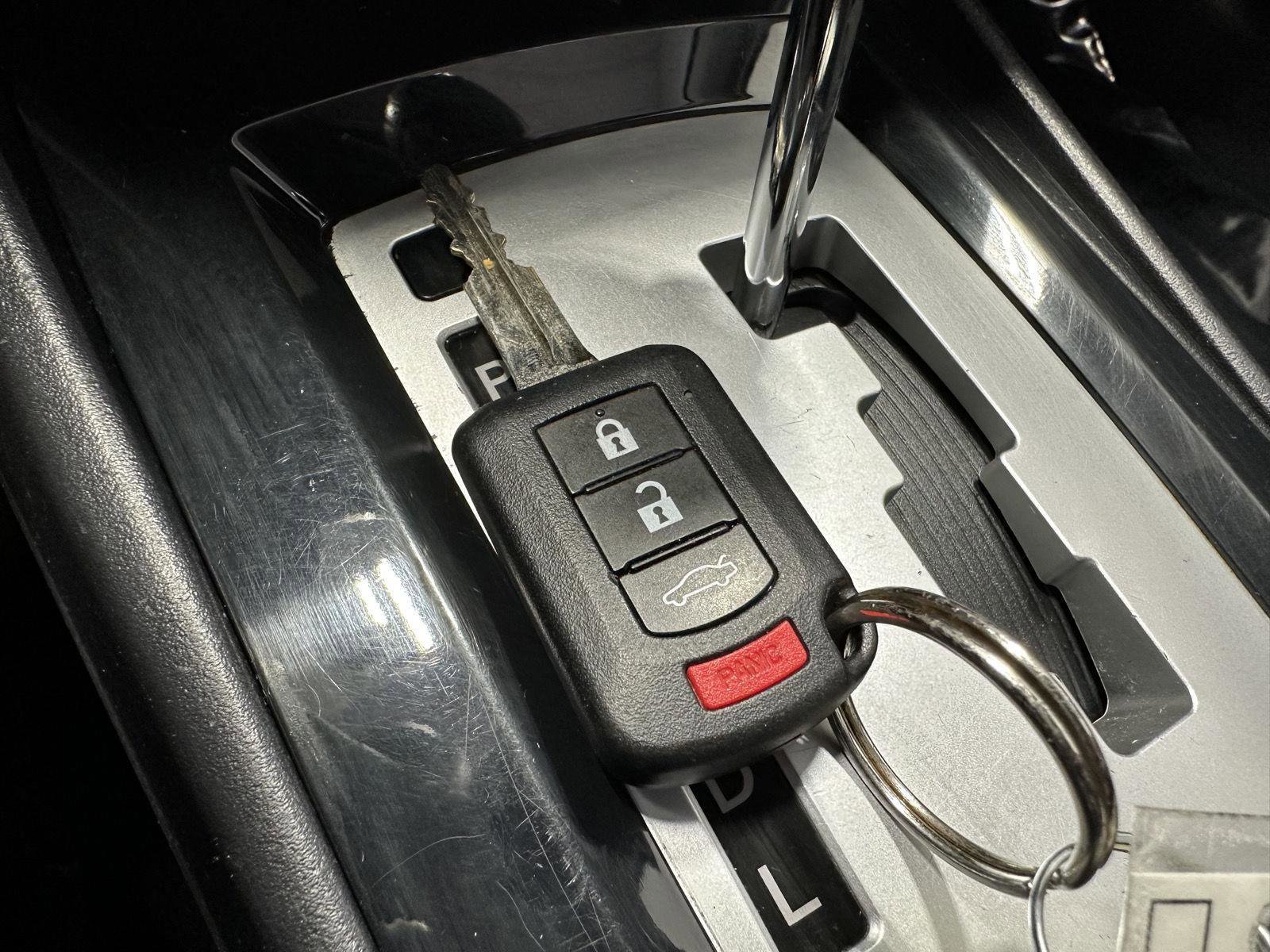 Used 2016 Mitsubishi Lancer ES image 24