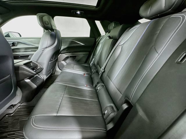 Used 2024 Cadillac Lyriq Sport AWD/4WD image 23