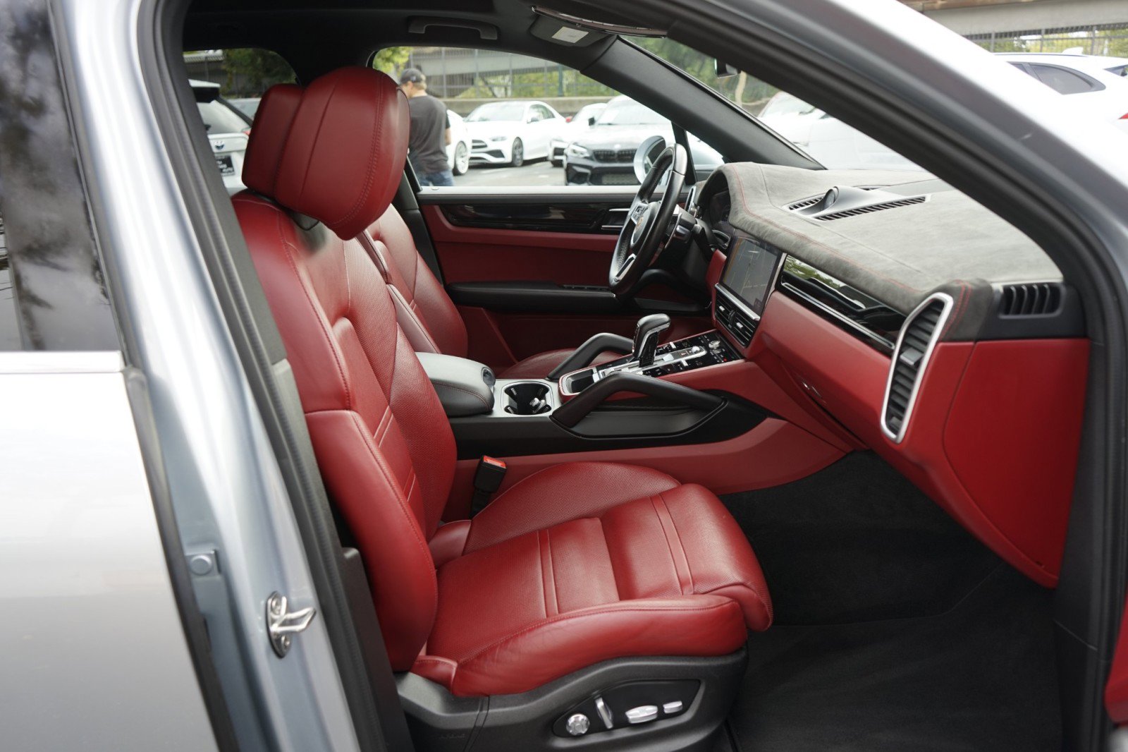 Used 2019 Porsche Cayenne image 19