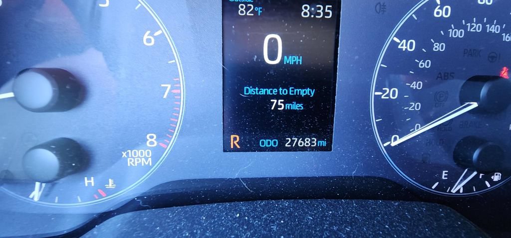 Used 2025 Toyota Corolla Cross LE FWD image 13