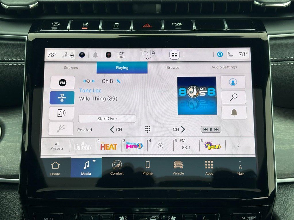 New 2025 Jeep Grand Cherokee L Limited w/ Luxury Tech Group II image 17