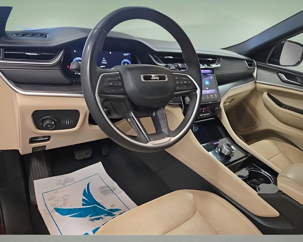 Used 2023 Jeep Grand Cherokee Limited w/ Luxury Tech Group II image 23