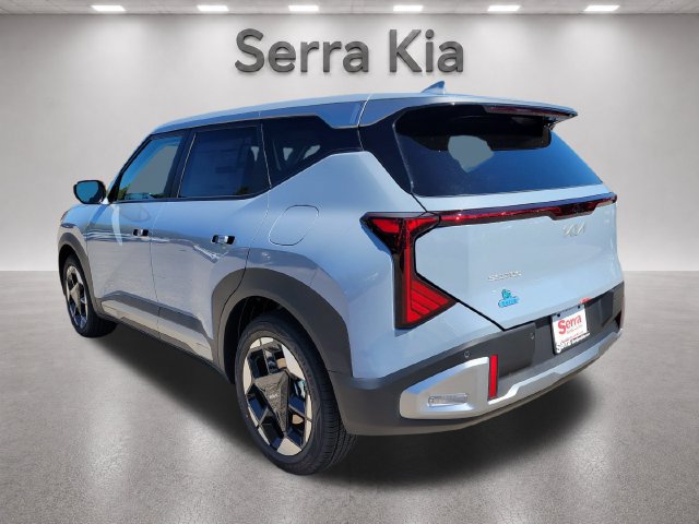 New 2027 Kia Seltos S FWD image 3