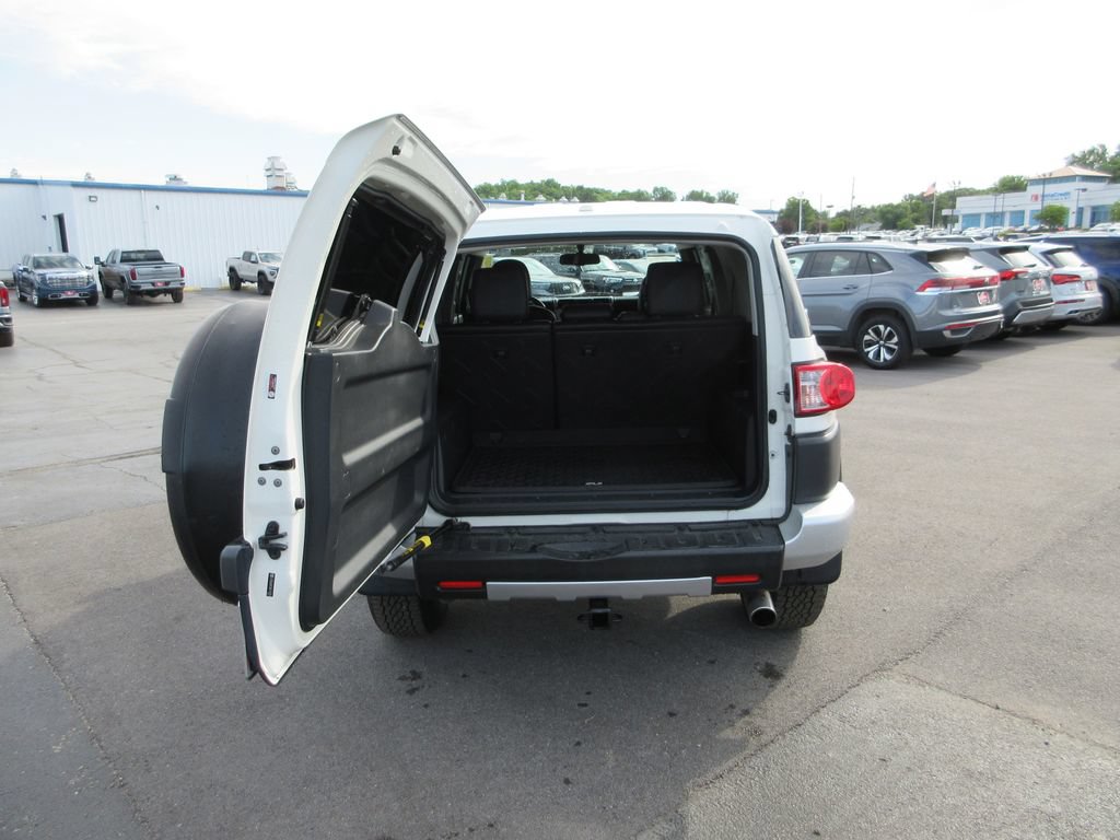 Used 2011 Toyota FJ Cruiser 4WD w/ Convenience Pkg image 8
