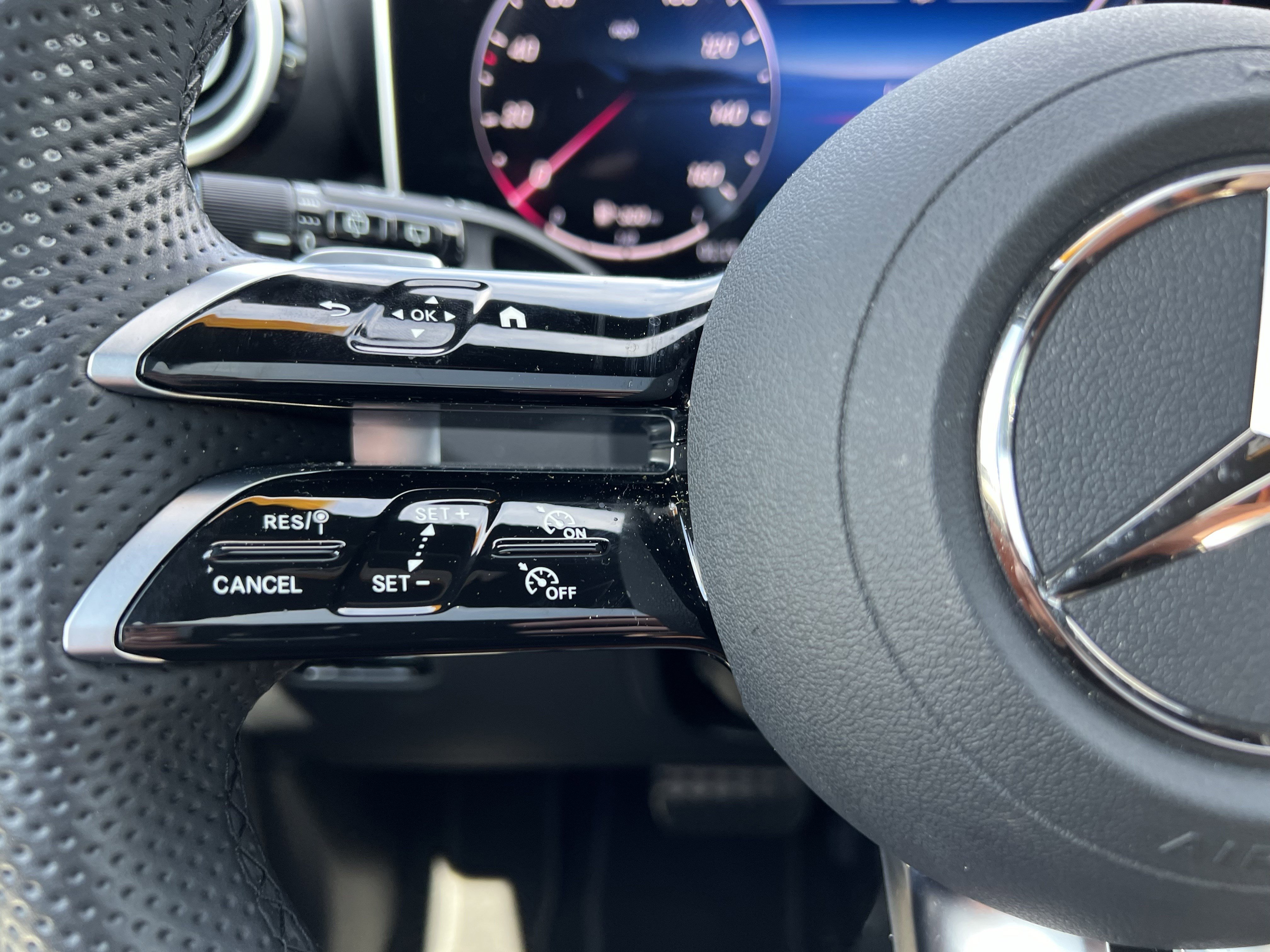 Used 2025 Mercedes-Benz GLC 350e 4MATIC image 19