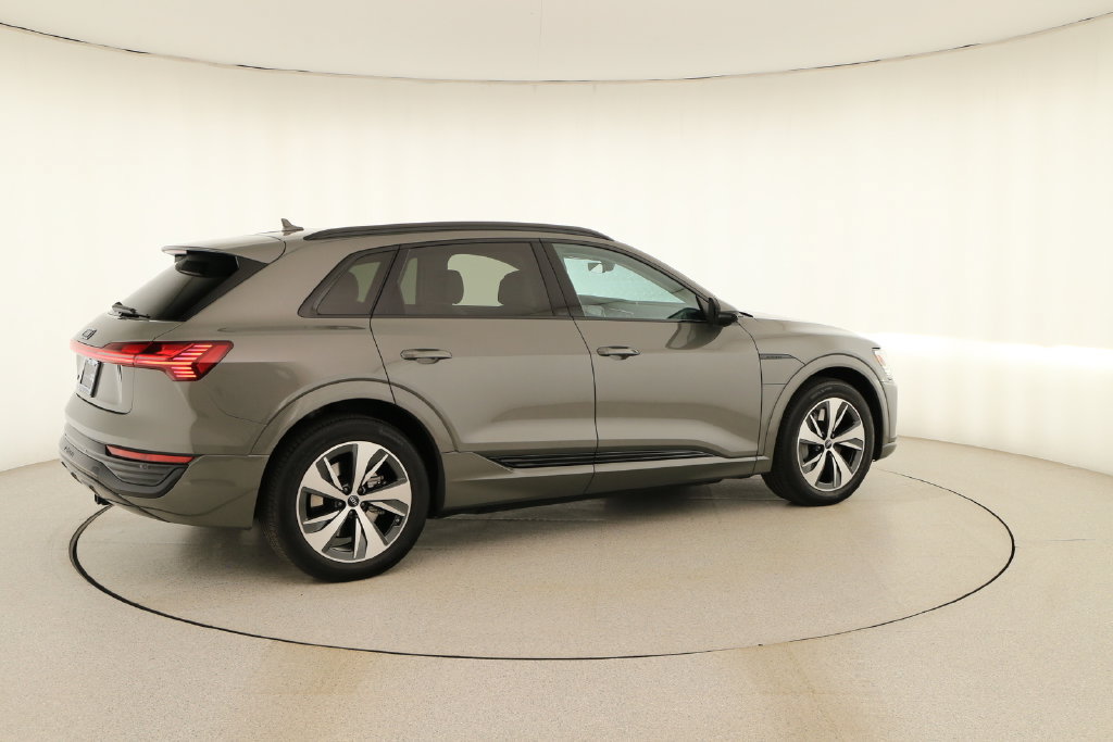 Certified 2024 Audi Q8 e-tron Premium Plus AWD/4WD image 7
