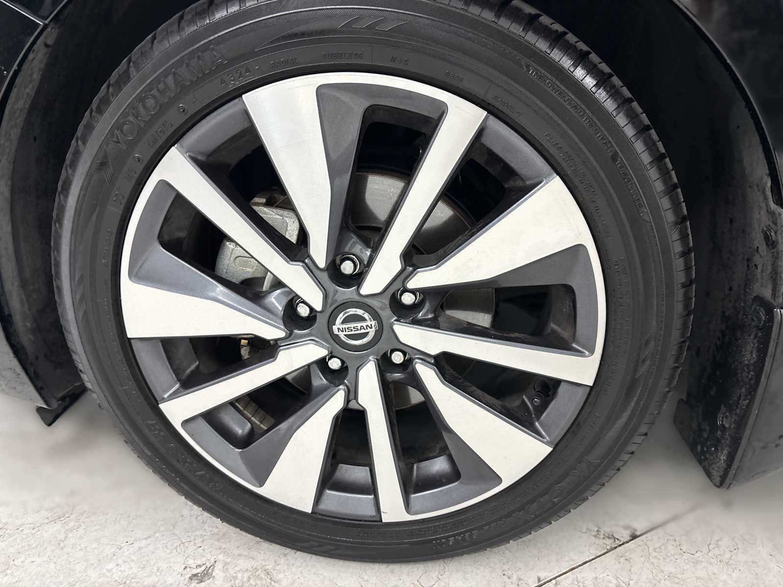 Used 2020 Nissan Sentra SV w/ SV Premium Package FWD image 19