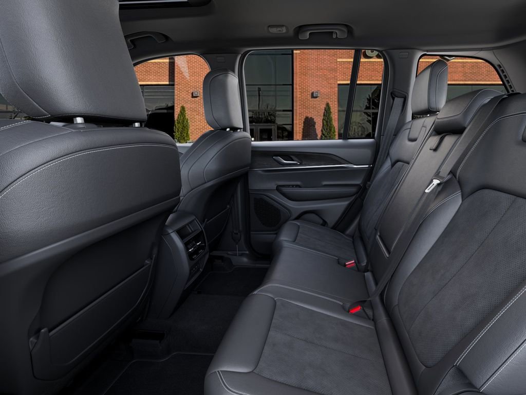 New 2026 Jeep Grand Cherokee Altitude image 23