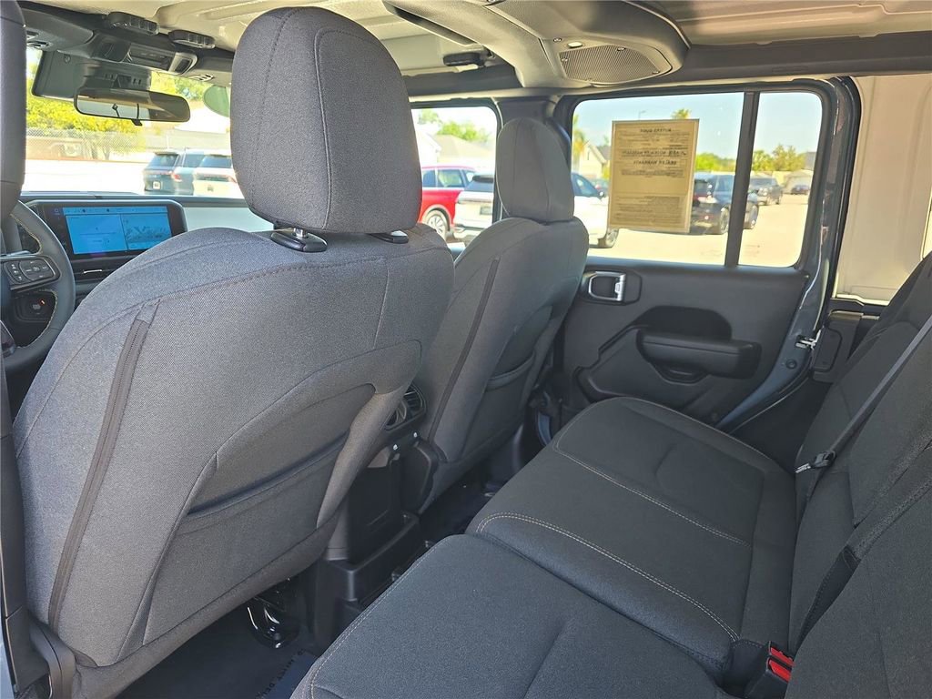 Used 2024 Jeep Wrangler Unlimited w/ Convenience Group AWD/4WD image 17
