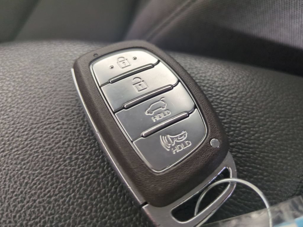 Used 2020 Hyundai Ioniq SEL FWD image 37