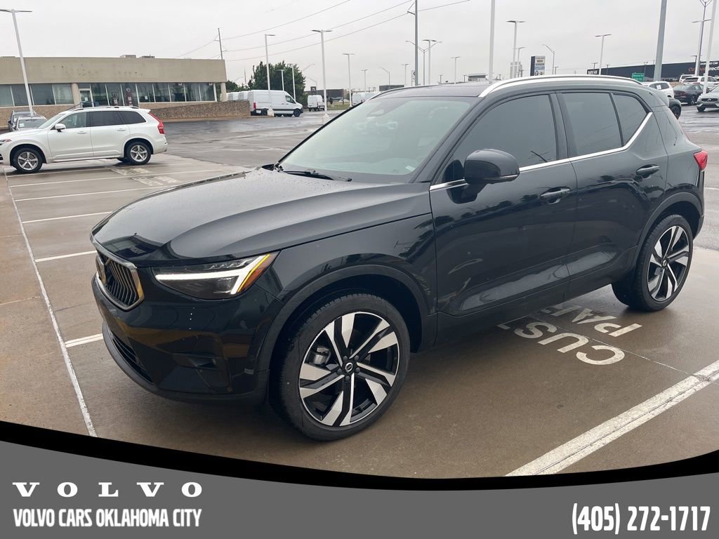 Used 2024 Volvo XC40 B5 Plus w/ Protection Package Premier AWD/4WD video 1