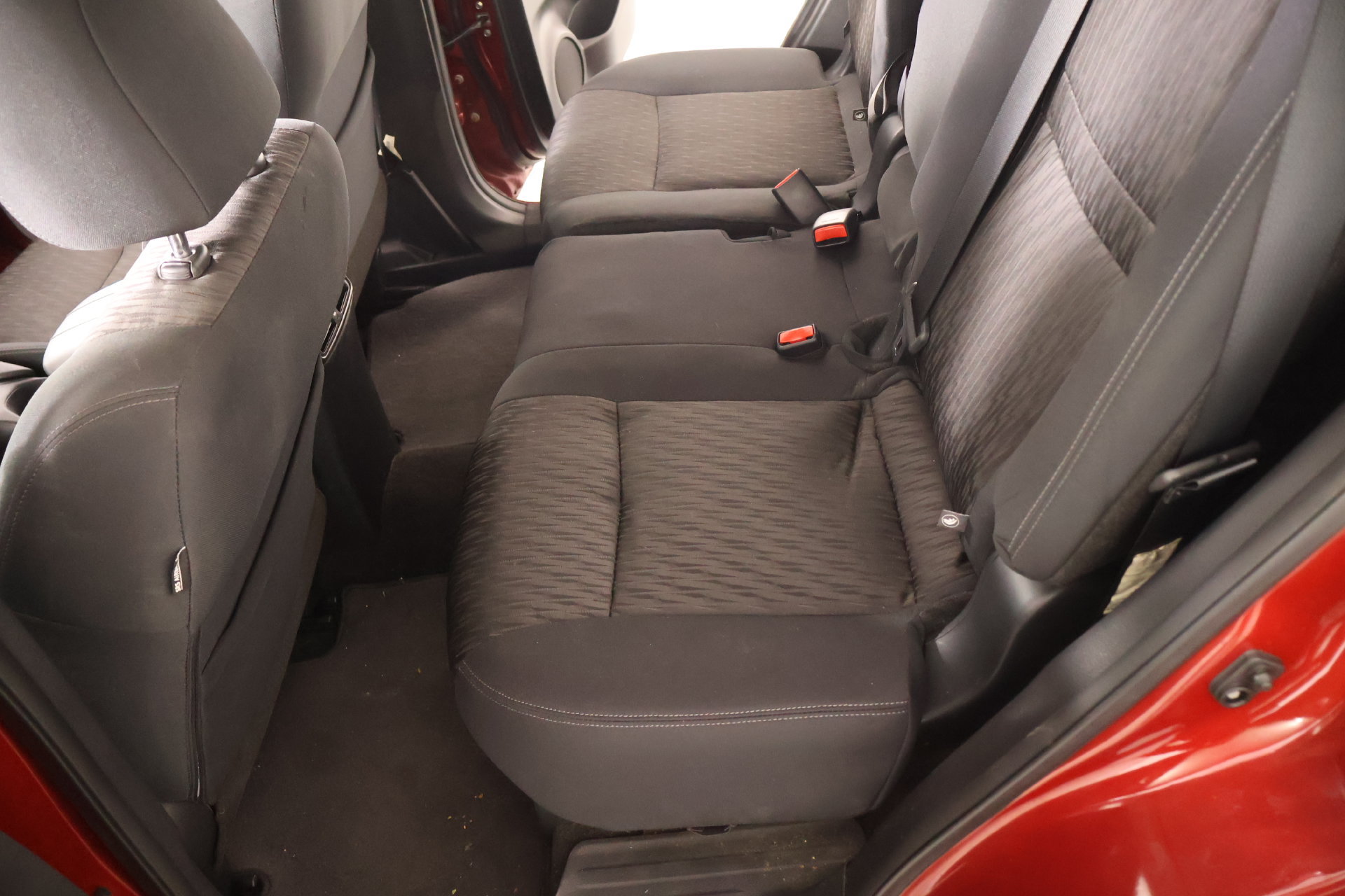 Used 2018 Nissan Rogue SV FWD image 12
