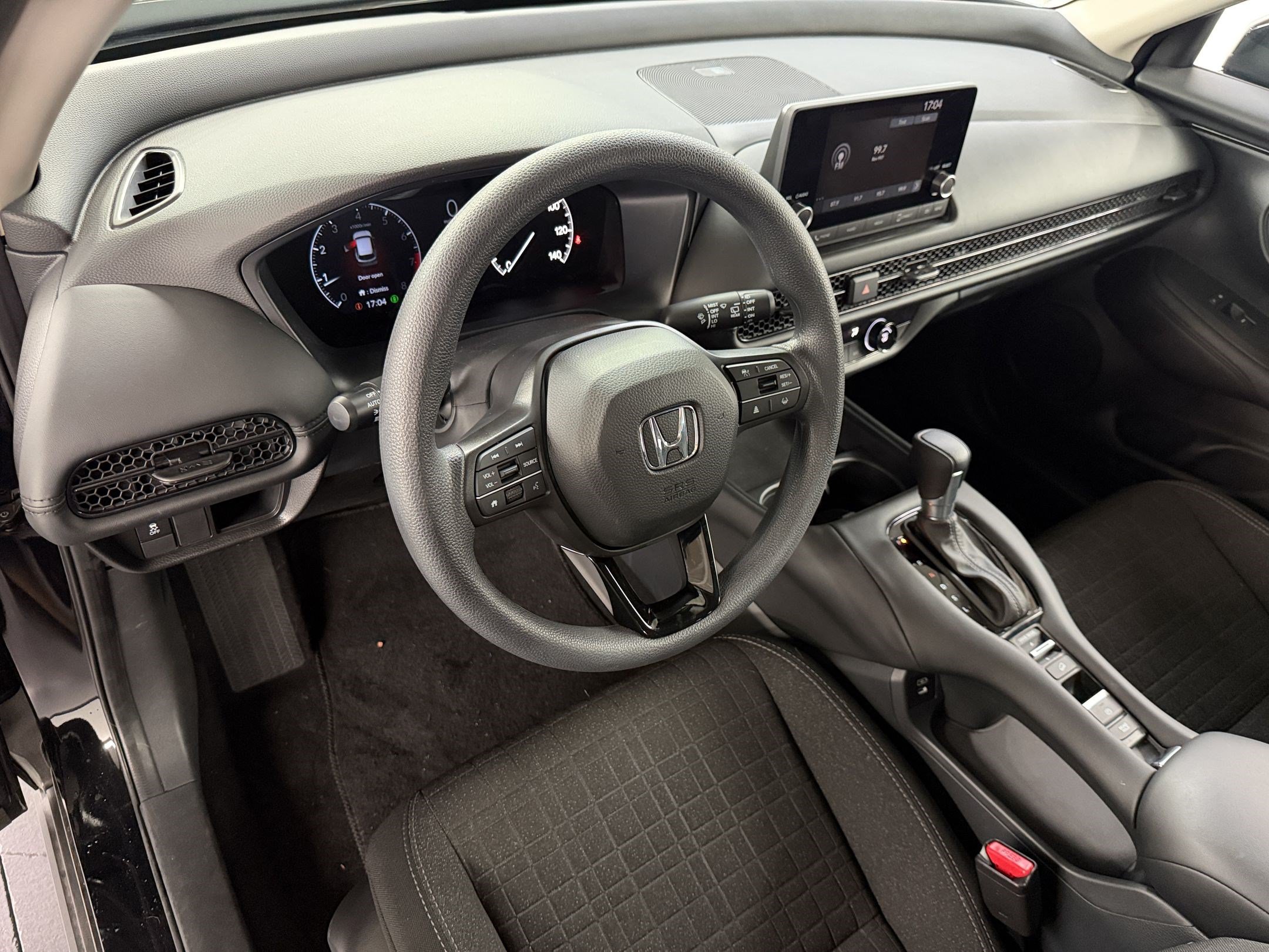 Certified 2025 Honda HR-V LX image 4