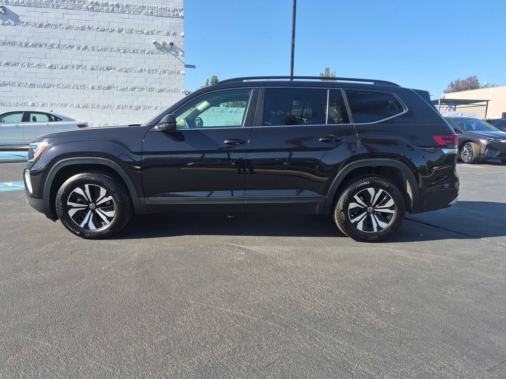 Used 2025 Volkswagen Atlas SE FWD image 4