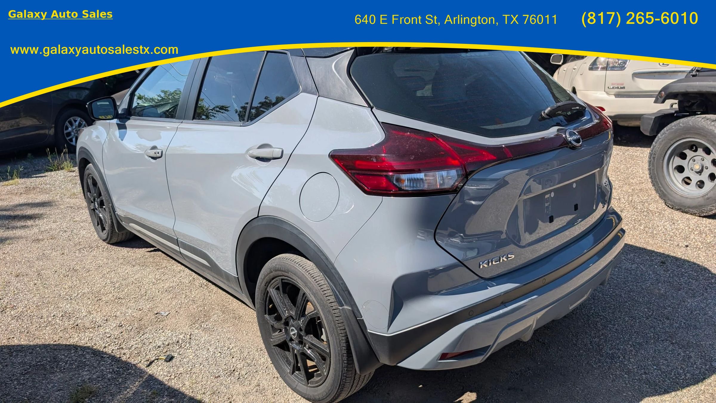 Used 2023 Nissan Kicks SR w/ SR Premium Package FWD image 3