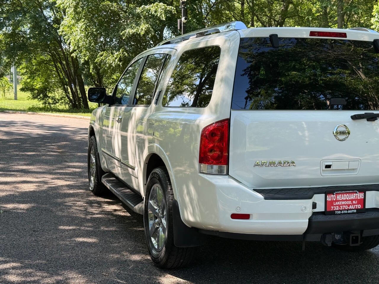 Used 2011 Nissan Armada Platinum AWD/4WD image 8