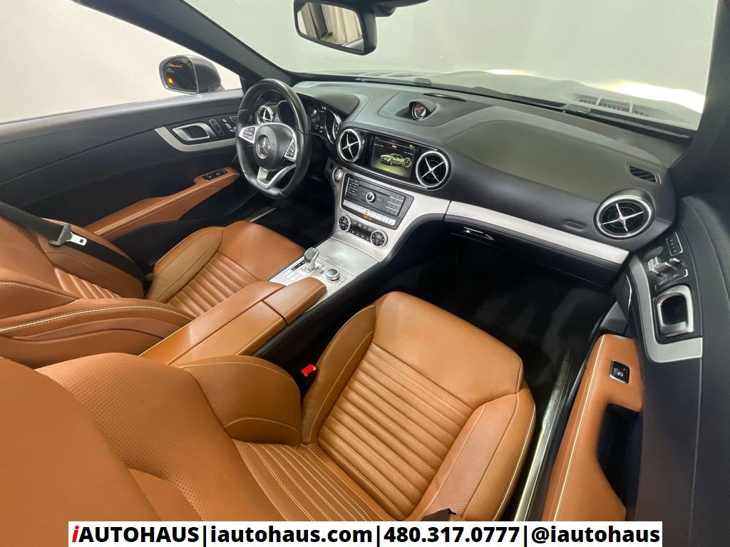 Used 2017 Mercedes-Benz SL 550 image 32