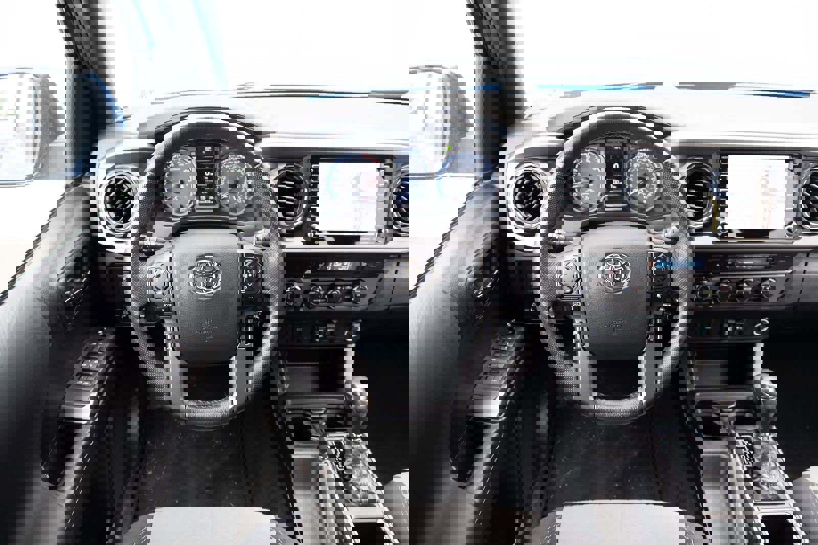 Used 2020 Toyota Tacoma TRD Sport image 2