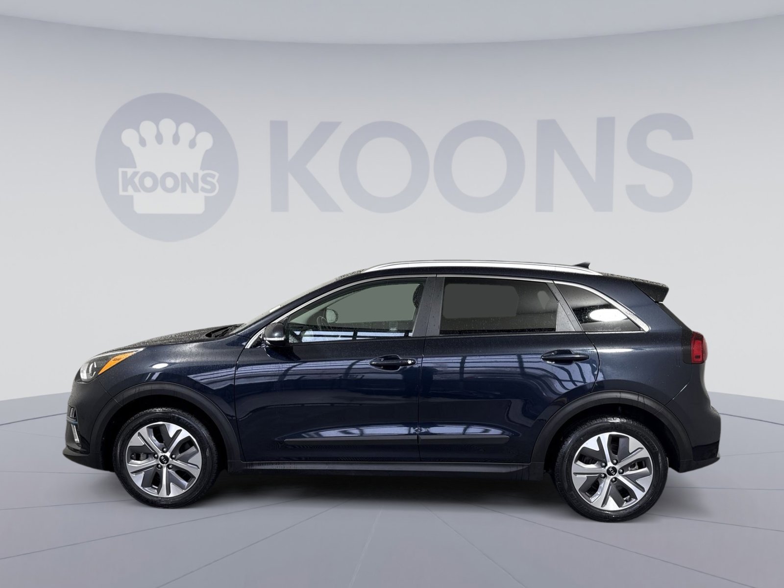 Used 2021 Kia Niro EX w/ Cold Weather Package image 2