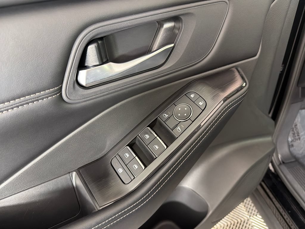 Used 2026 Nissan Rogue SL AWD/4WD image 18