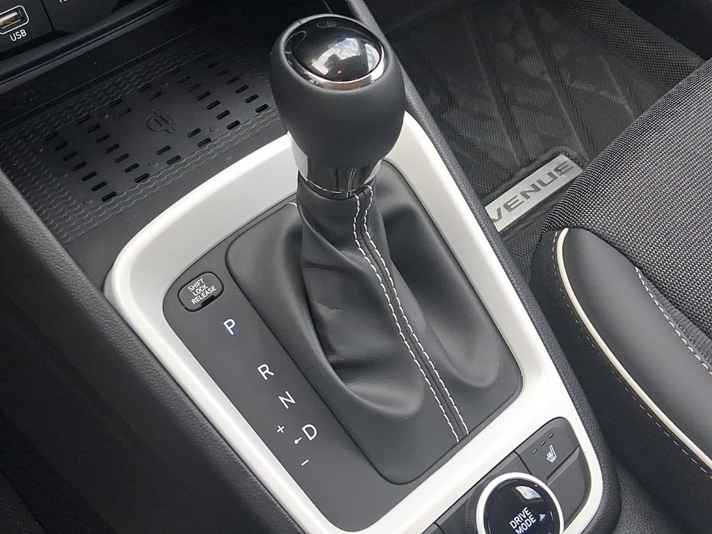 New 2025 Hyundai Venue Limited image 26