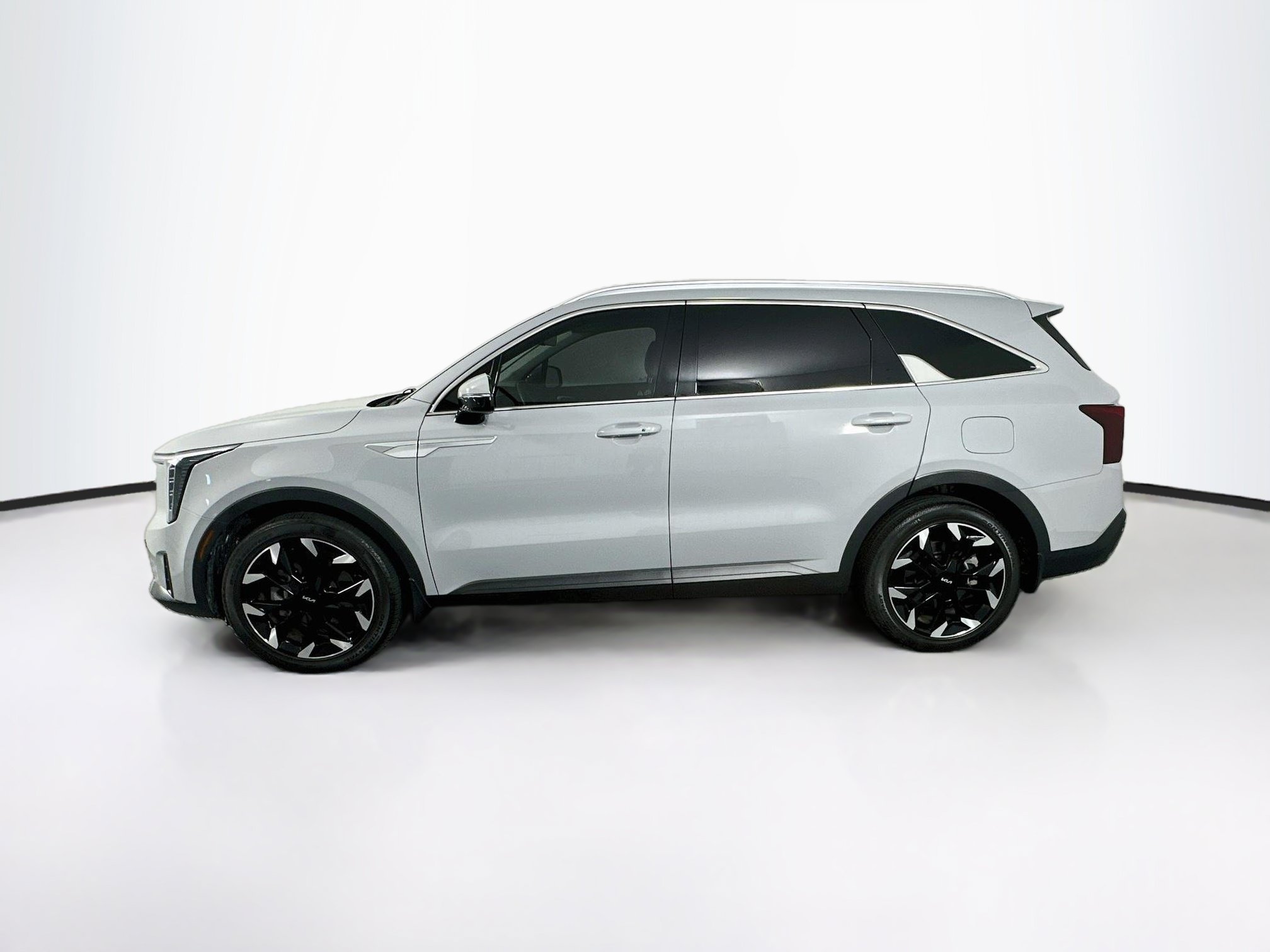 Used 2024 Kia Sorento EX w/ Panoramic Sunroof Package FWD image 4