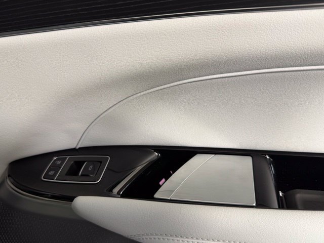 Used 2024 Cadillac Lyriq Luxury RWD image 28