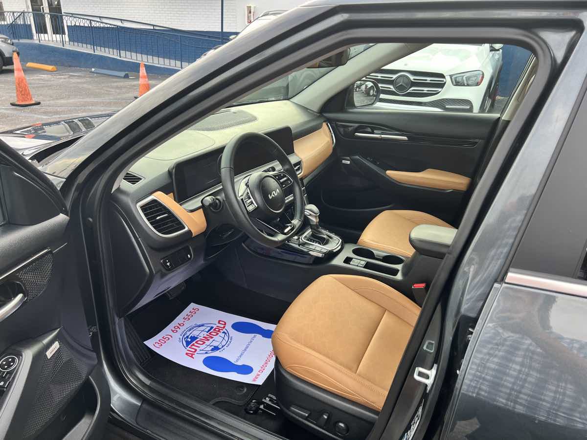 Used 2024 Kia Seltos SX image 10