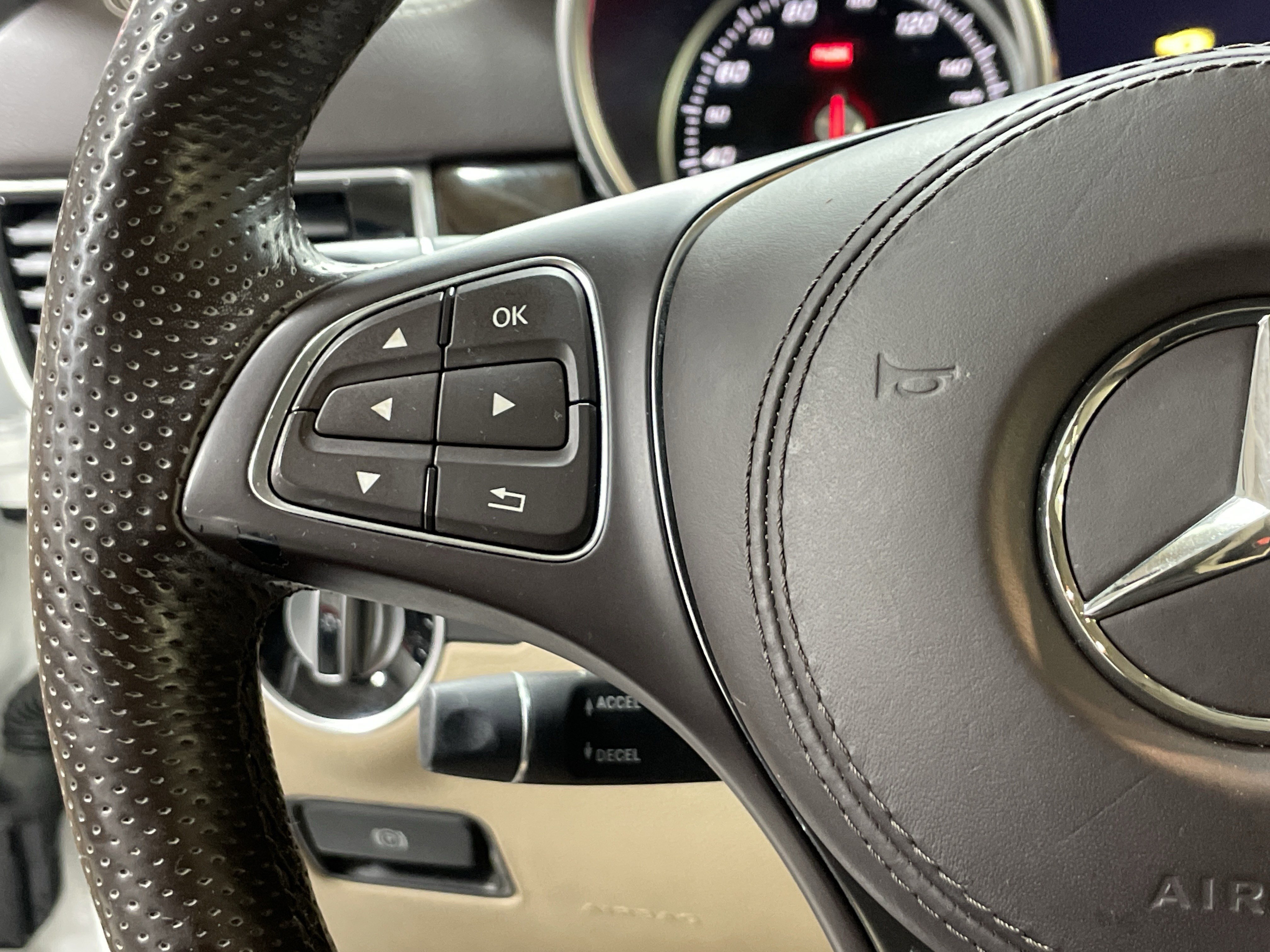 Used 2018 Mercedes-Benz GLS 450 4MATIC image 19