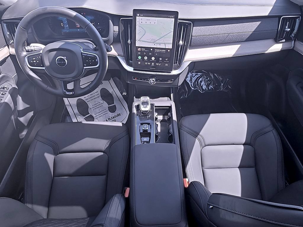 Certified 2025 Volvo XC90 B5 Plus AWD/4WD image 19