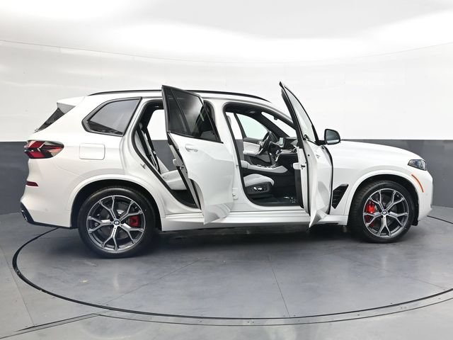 New 2026 BMW X5 xDrive50e w/ M Sport Package AWD/4WD image 29