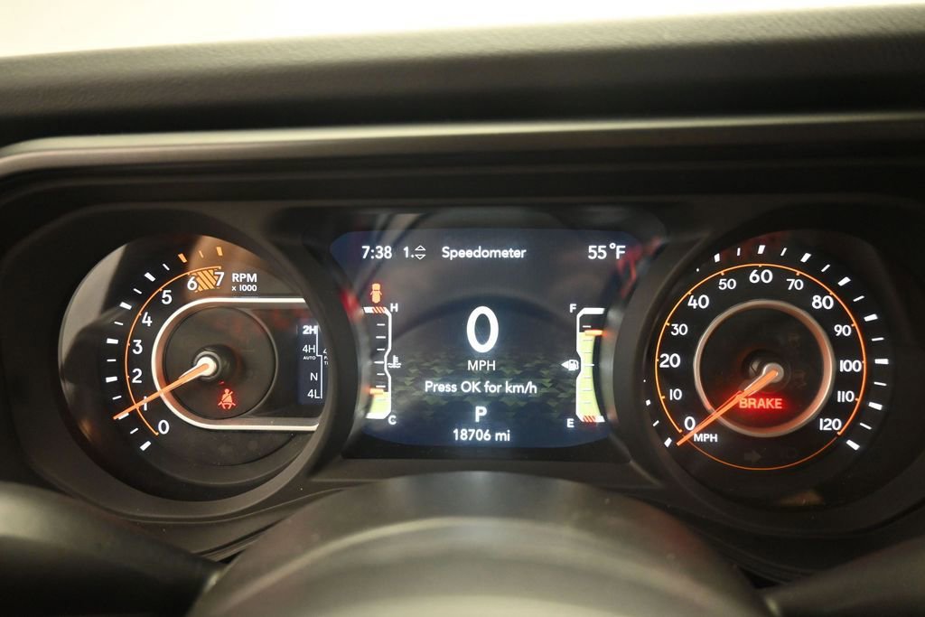 Used 2024 Jeep Wrangler Rubicon AWD/4WD image 17