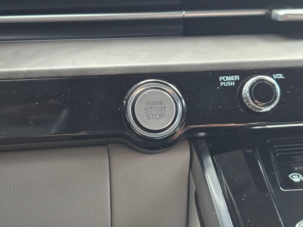 Used 2022 Kia Carnival SX FWD image 23