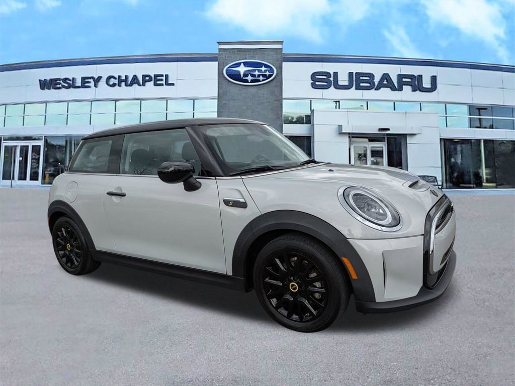 Used 2022 MINI Cooper SE image 1