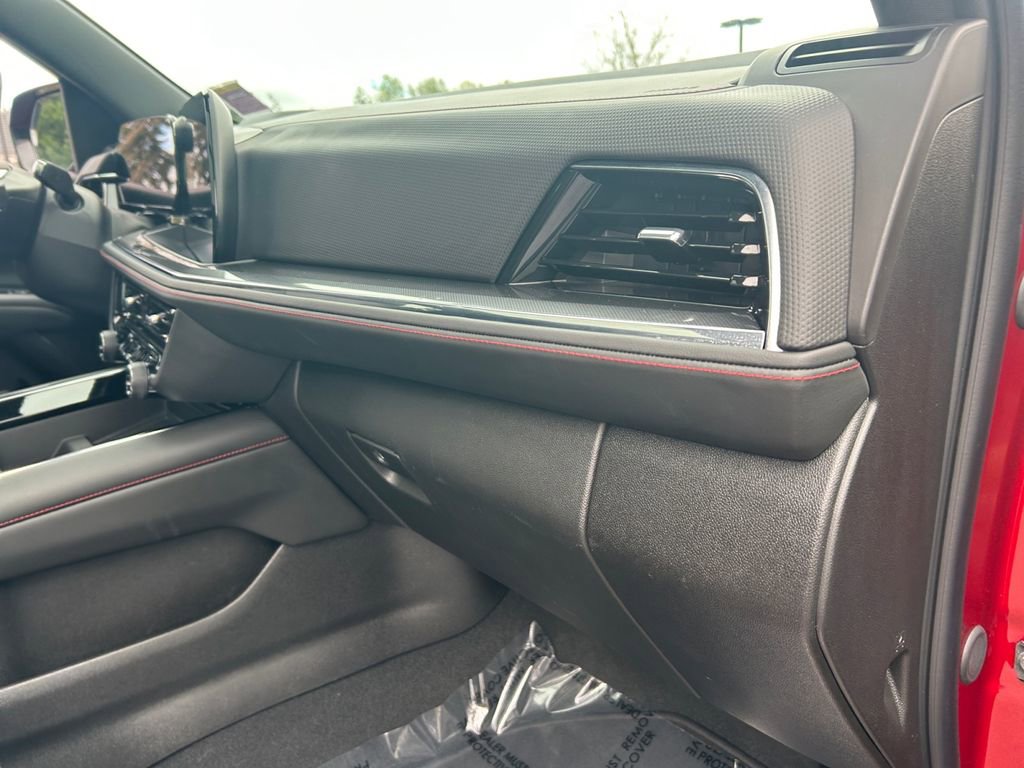 Used 2025 Chevrolet Suburban RST w/ Comfort Package AWD/4WD image 26