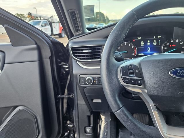 Certified 2022 Ford Explorer XLT w/ Equipment Group 202A image 24