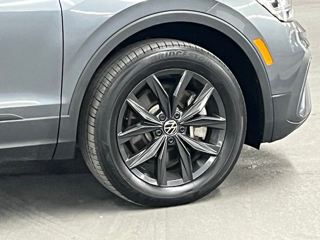 Certified 2024 Volkswagen Tiguan SE AWD/4WD image 41