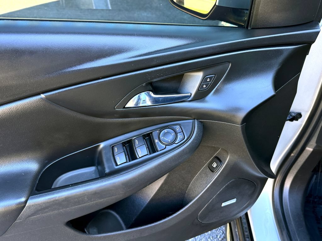 Used 2017 Chevrolet Volt Premier w/ Driver Confidence Package FWD image 16