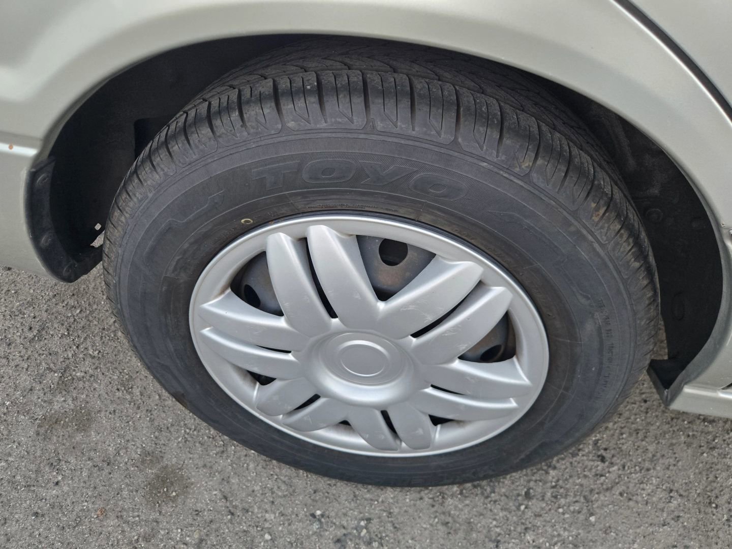 Used 2000 Toyota Camry LE image 28