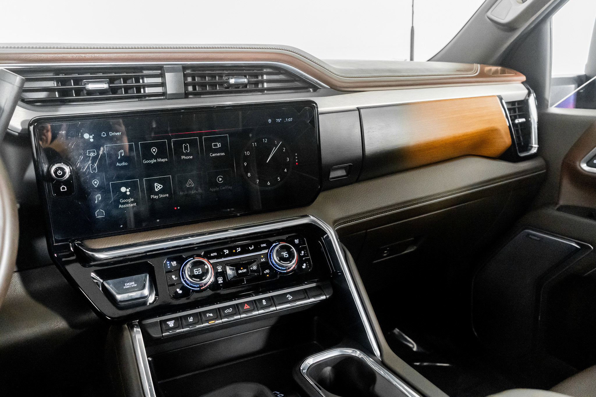 Used 2025 GMC Sierra 3500 Denali w/ Denali Reserve Package image 36