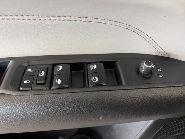 Used 2024 Jeep Compass Limited image 15