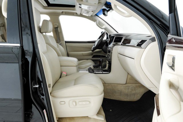 Used 2014 Lexus LX 570 4WD image 42