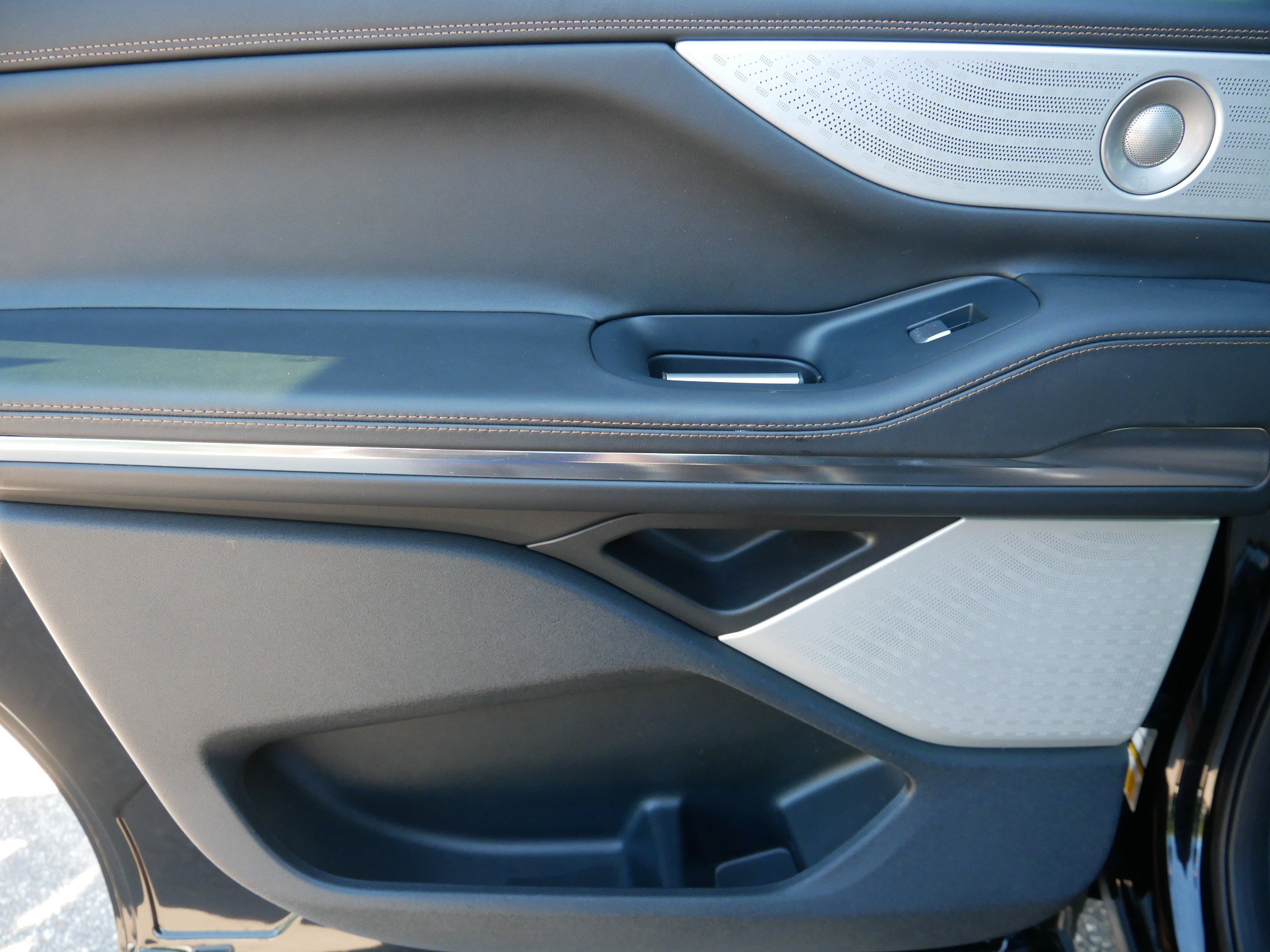 Used 2025 Lincoln Navigator L Black Label image 17