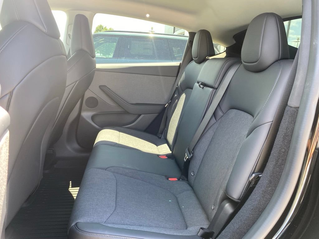 Used 2026 Tesla Model Y 2WD image 27