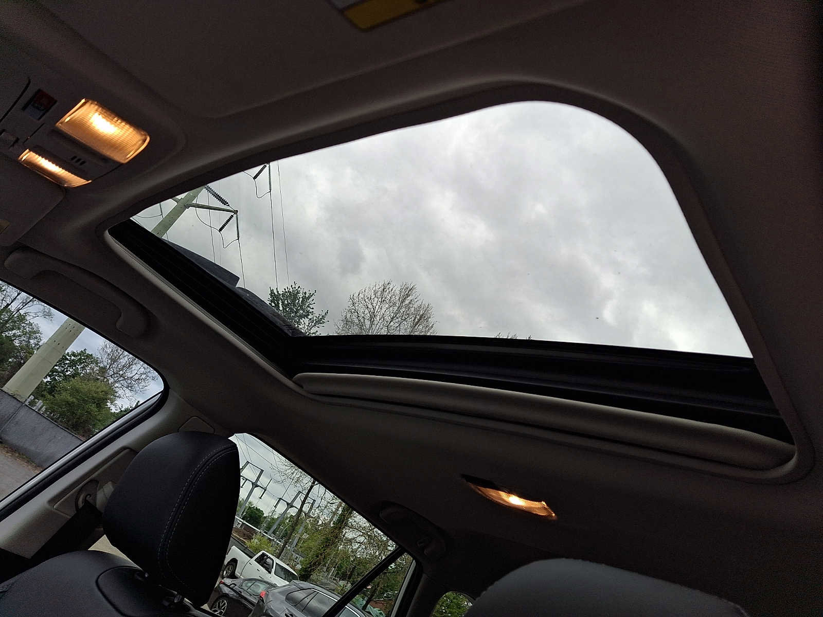 Used 2018 Subaru Outback 3.6R Limited AWD/4WD image 15
