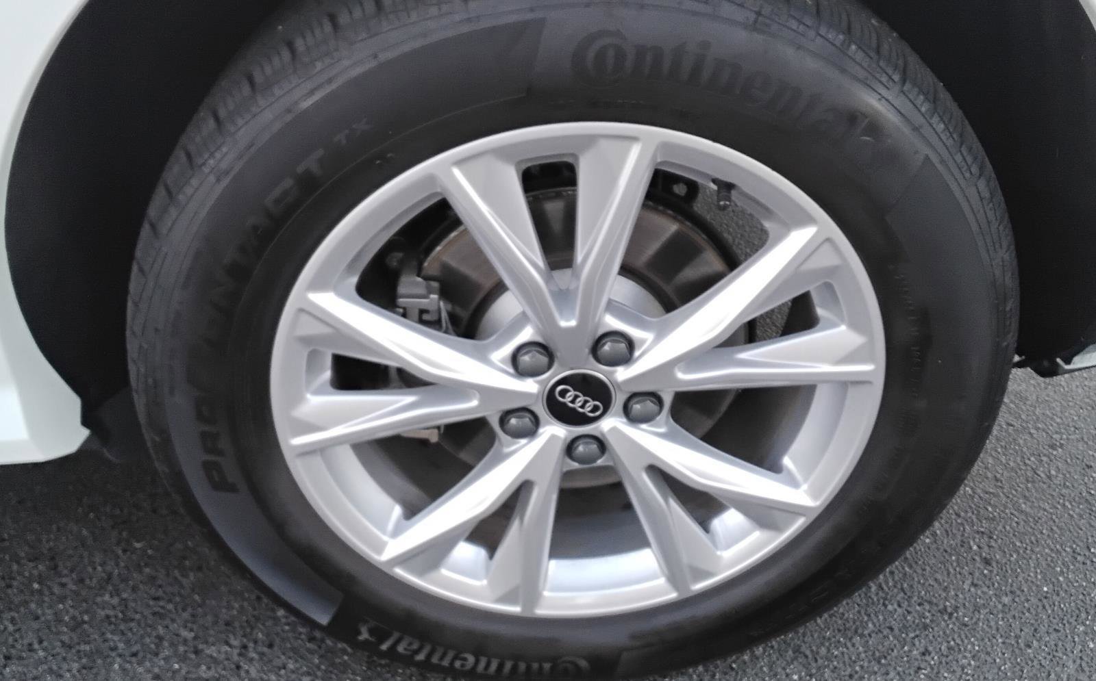 Certified 2025 Audi Q3 2.0T Premium w/ Convenience Package image 13