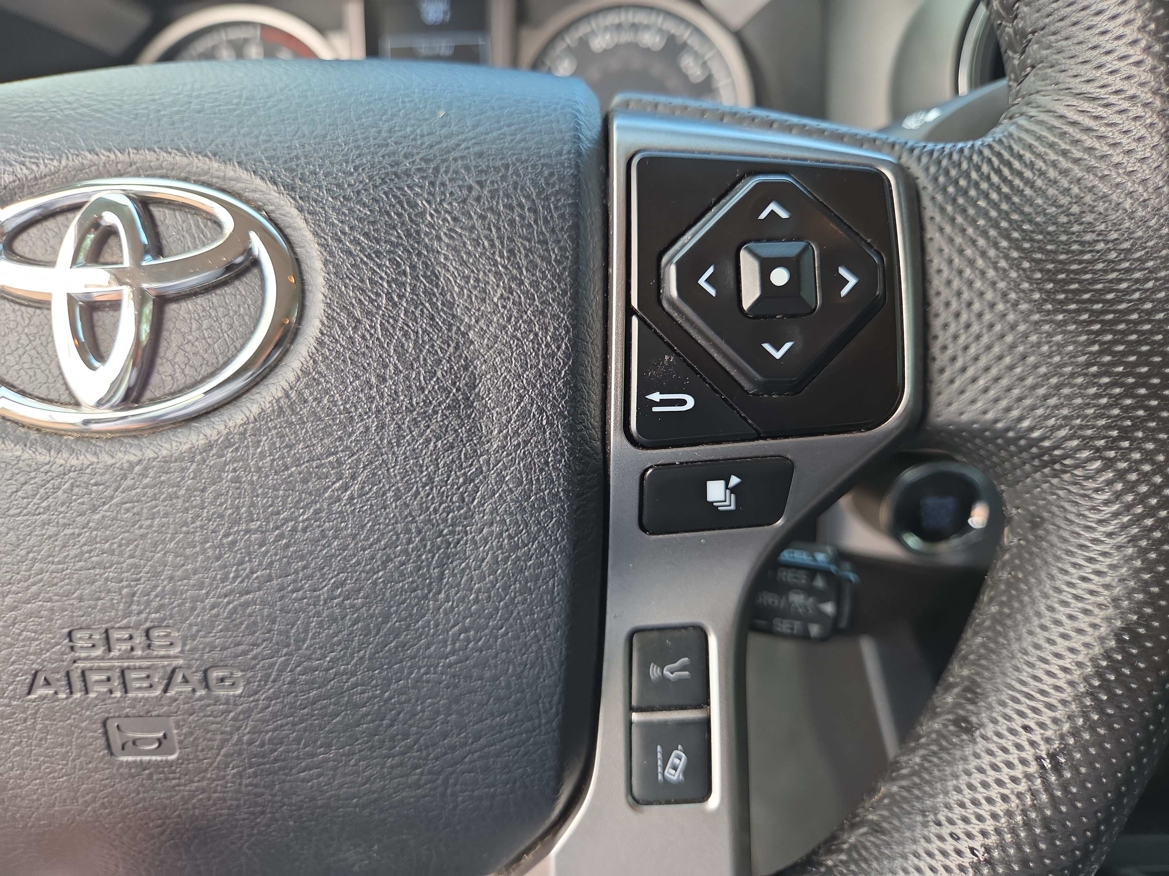 Certified 2023 Toyota Tacoma SR5 AWD/4WD image 26