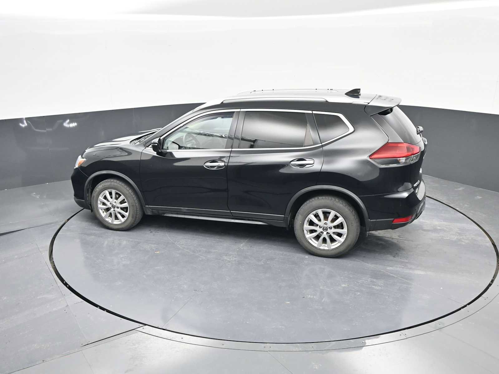 Used 2020 Nissan Rogue SV image 24