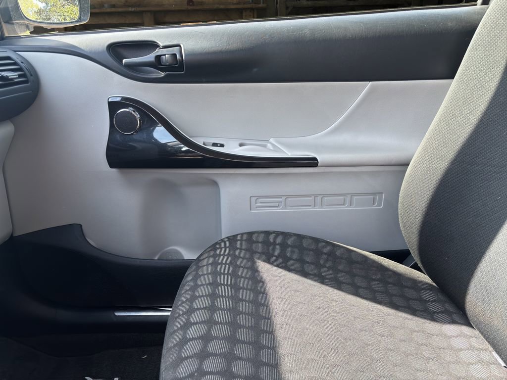 Used 2014 Scion iQ image 10