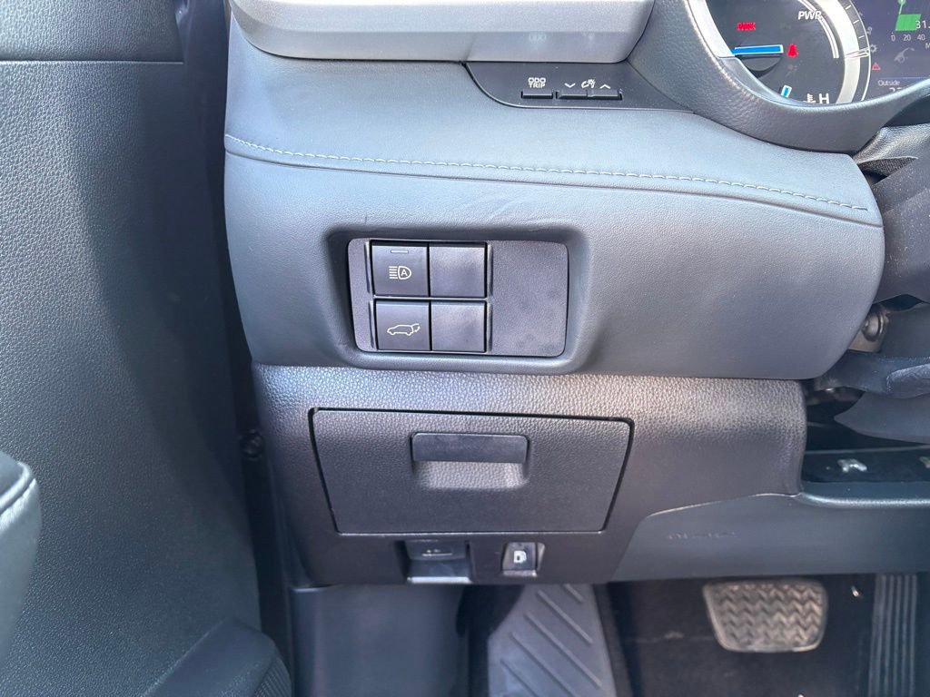 Certified 2021 Toyota Highlander XLE image 25